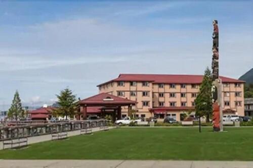 Totem Square Hotel And Marina Sitka Zewnętrze zdjęcie
